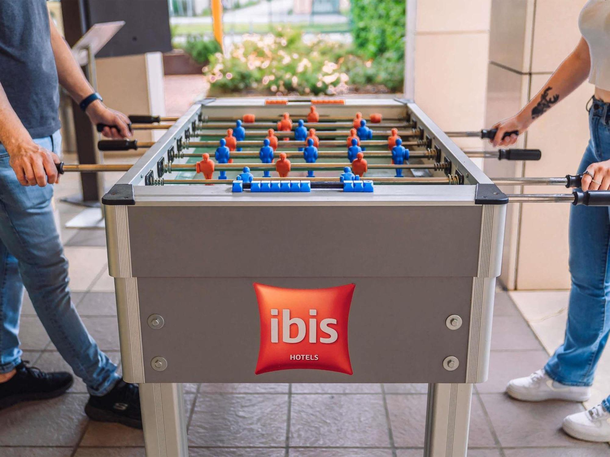 Ibis Como Grandate Bagian luar foto